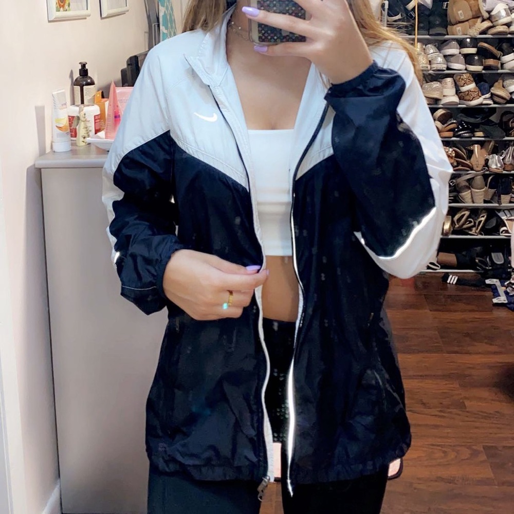 nike windbreaker